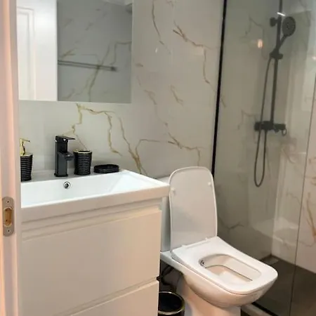Appartamento Modern Duplex 207 Near American Embassy *